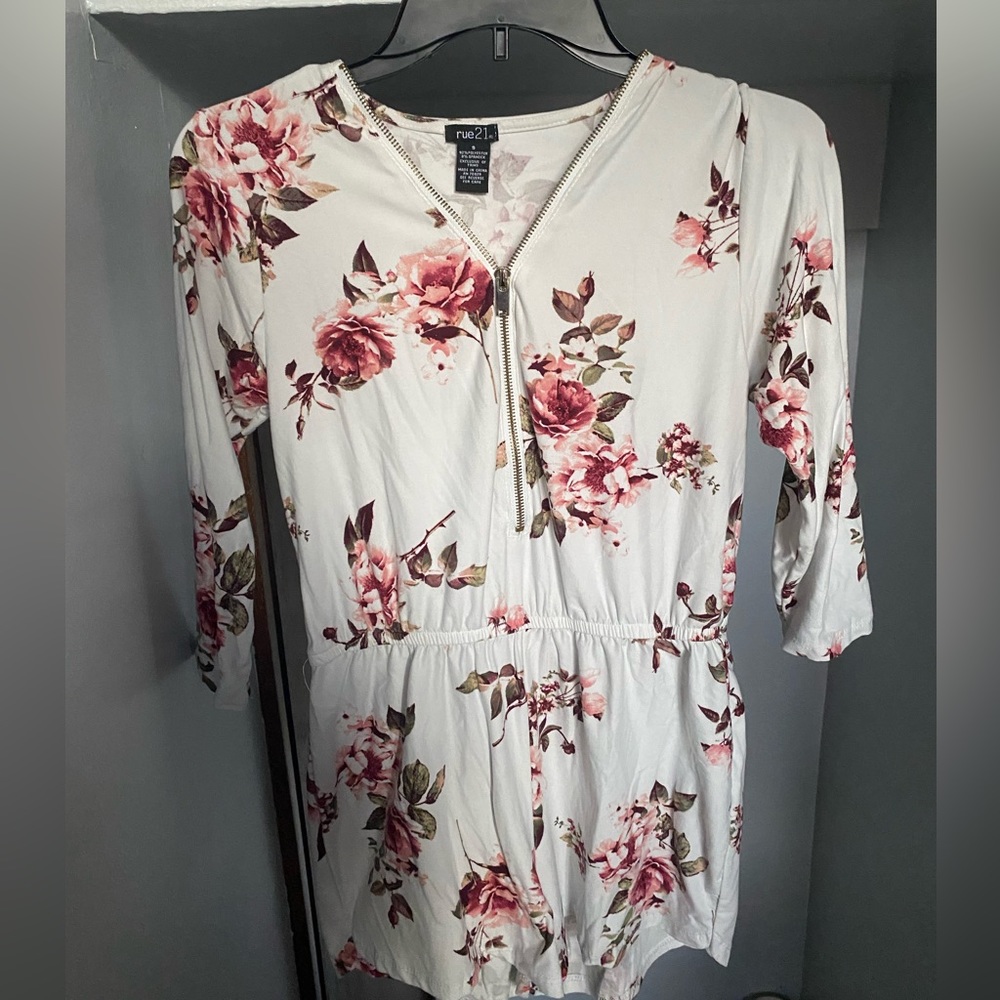 Rue 21 white floral quarter zip romper